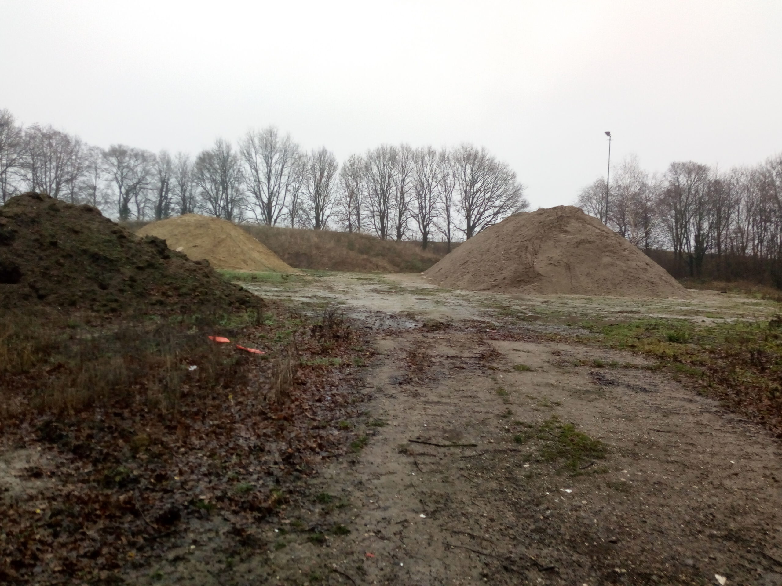 Braakliggend stuk grond